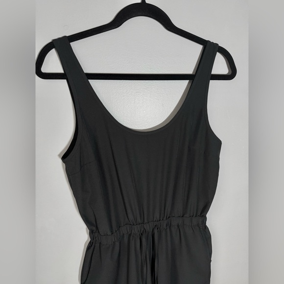 Abercrombie & Fitch Travelers Jumpsuit Medium Petite Athleisure Black Sleeveless - Picture 4 of 8
